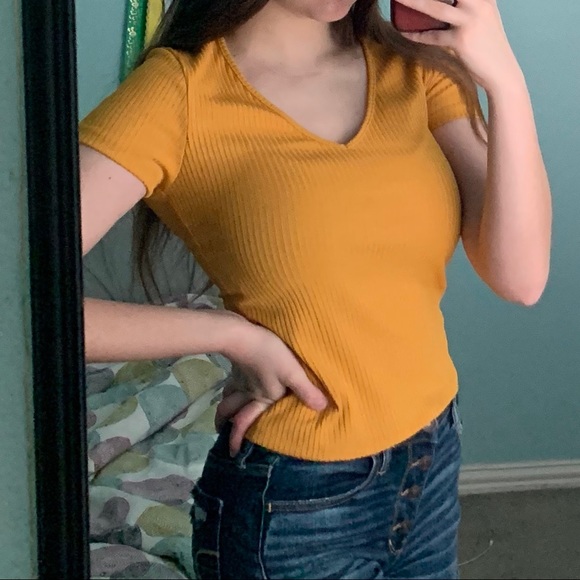 Yellow V-Neck Knit Top - Picture 4 of 4